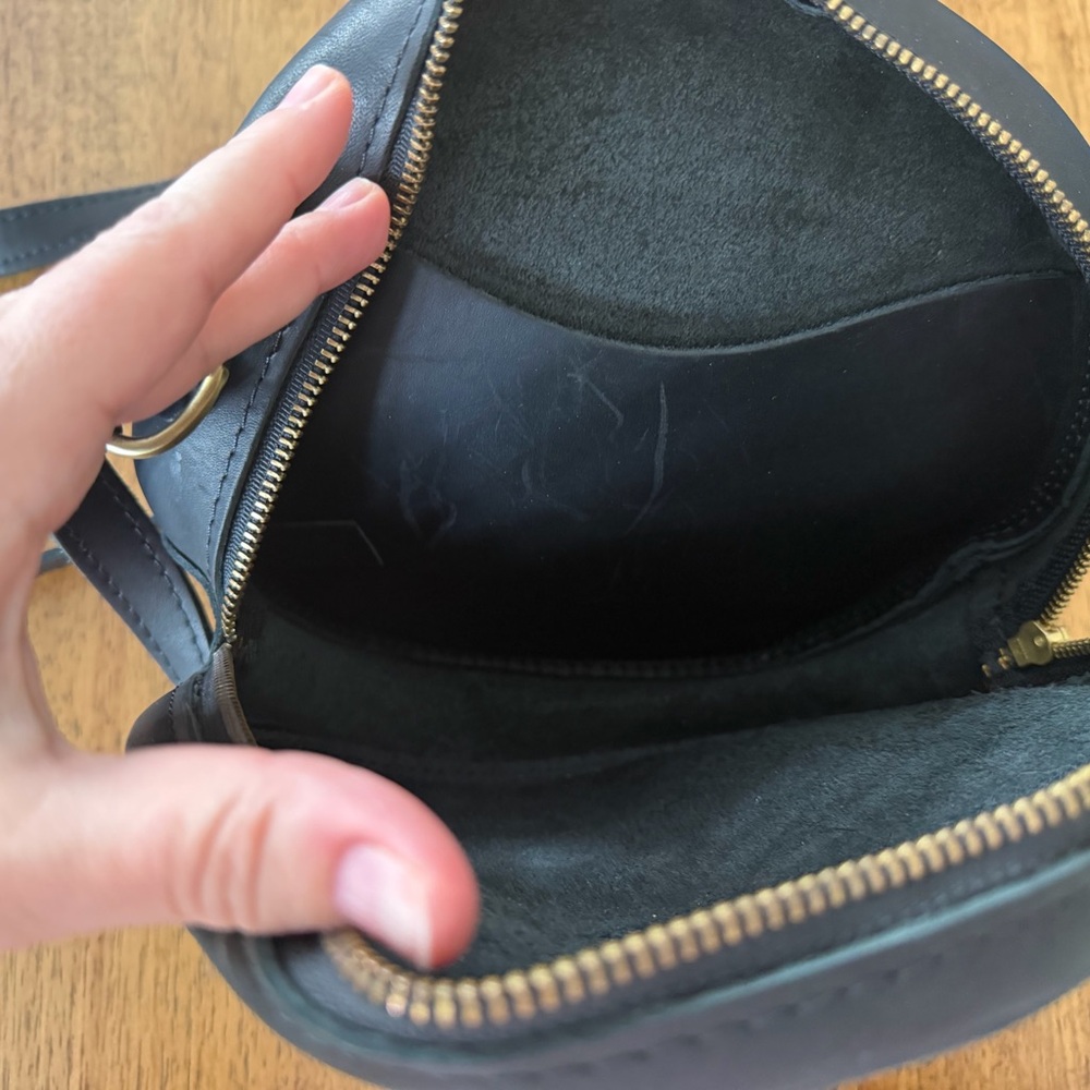 Portland Leather Large Black Circle Bag - Picture 3 of 3
